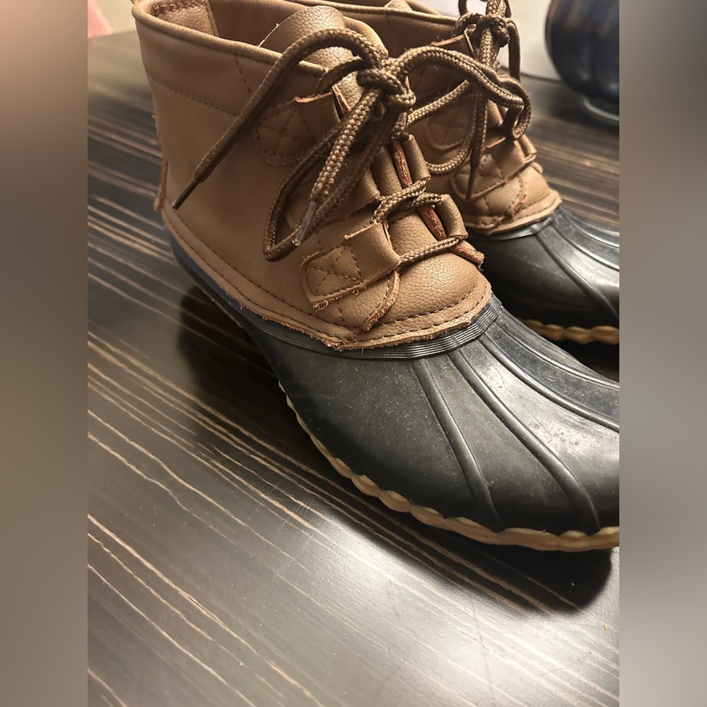 Chooka Tan and Black Rainproof Duck Boots